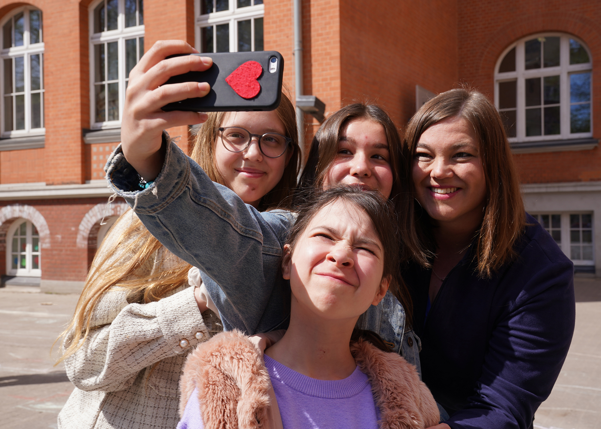 Не только Польша. Какие страны ЕС приняли больше всего украинцев